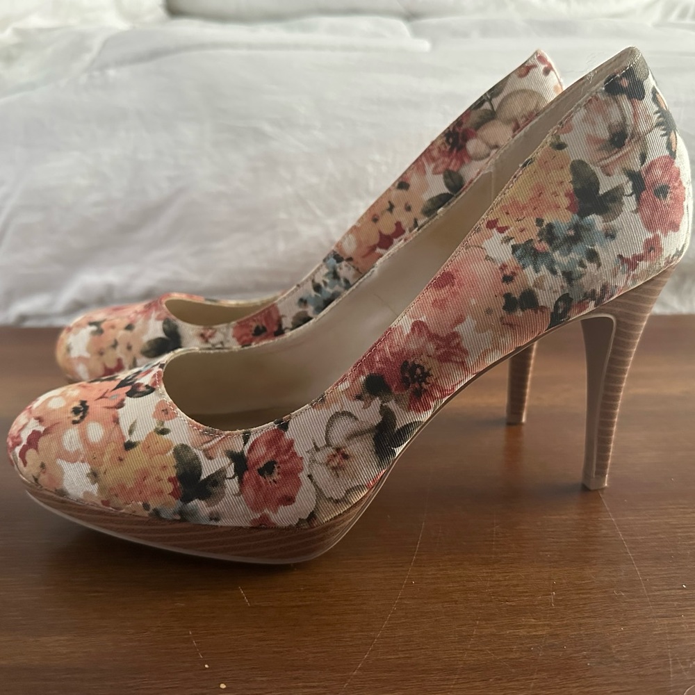 Christian Siriano floral pumps
